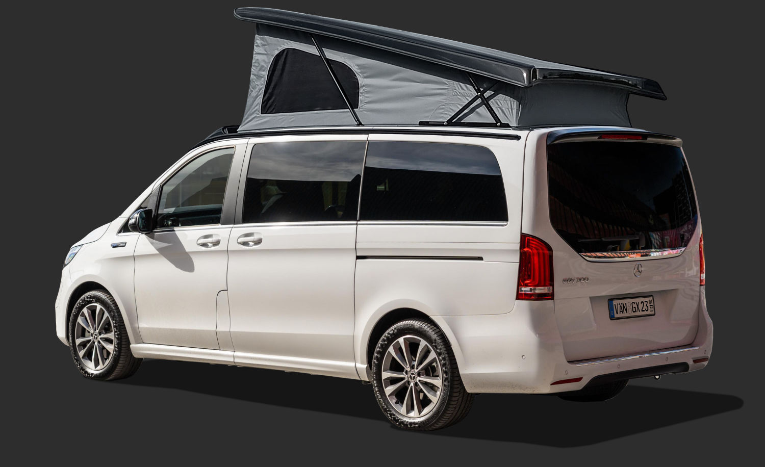 Mercedes EQV Elektro Camper im unfolierten Originalzustand – neutrale Lackierung ohne Designfolie