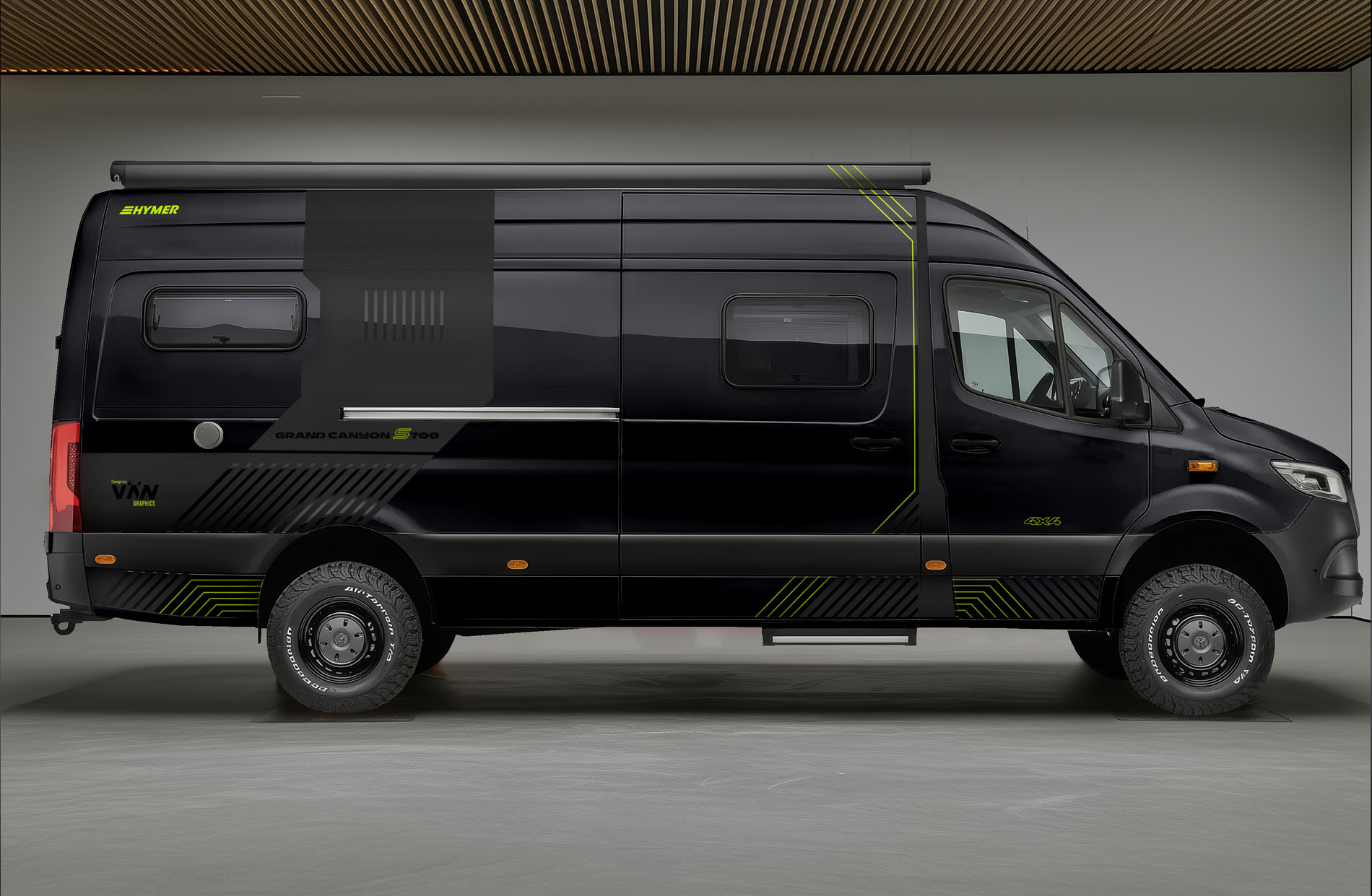 Camper mit minimalistischer Folierung in seitlicher Ansicht – modernes, reduziertes Erscheinungsbild